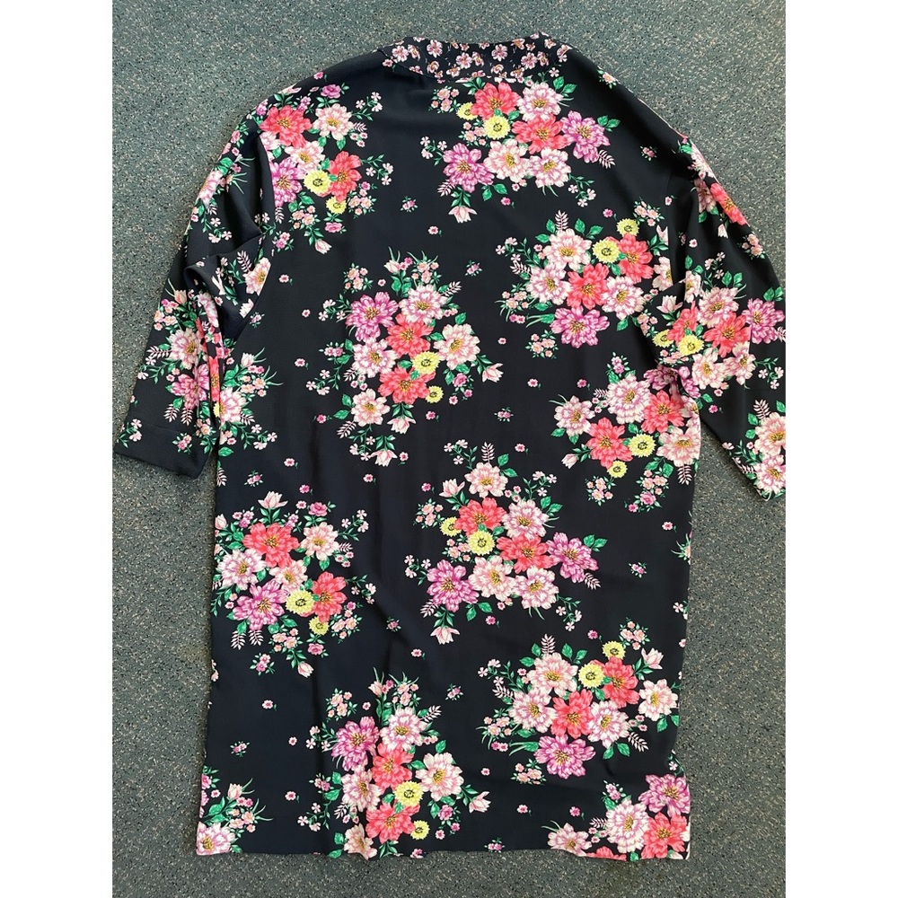 Divided Black Floral Robe - Picture 8 of 9